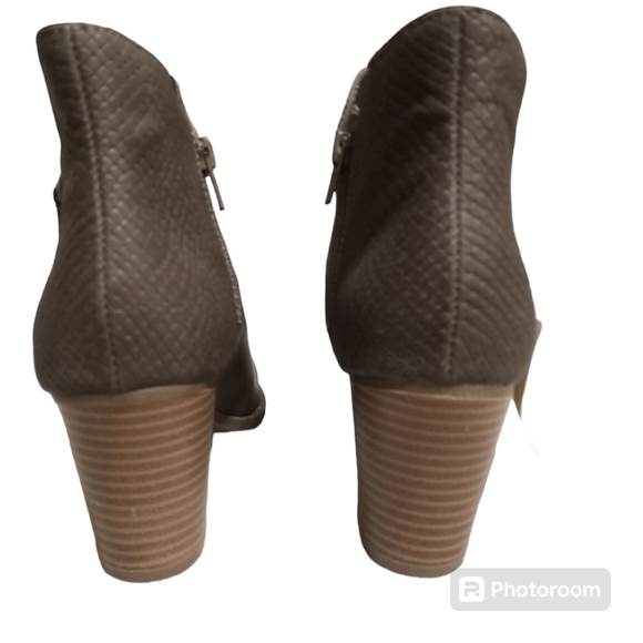 a.n.a Palo Ankle Boots Size 6.5M - Picture 10 of 14